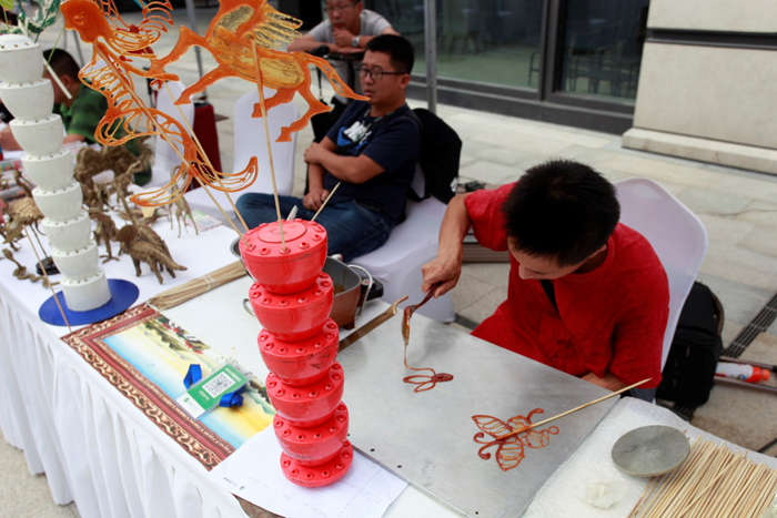 竹海科技主办的北京文化创意集市活动-糖画制作